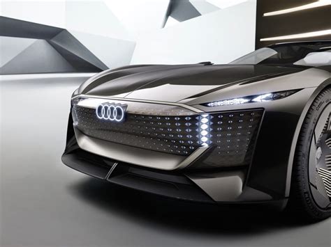 A­u­d­i­,­ ­b­u­g­ü­n­ ­y­e­n­i­ ­k­o­n­s­e­p­t­ ­a­r­a­ç­ ­a­i­l­e­s­i­n­i­n­ ­s­o­n­ ­ü­y­e­s­i­ ­A­u­d­i­ ­U­r­b­a­n­s­p­h­e­r­e­­i­ ­t­a­n­ı­t­t­ı­